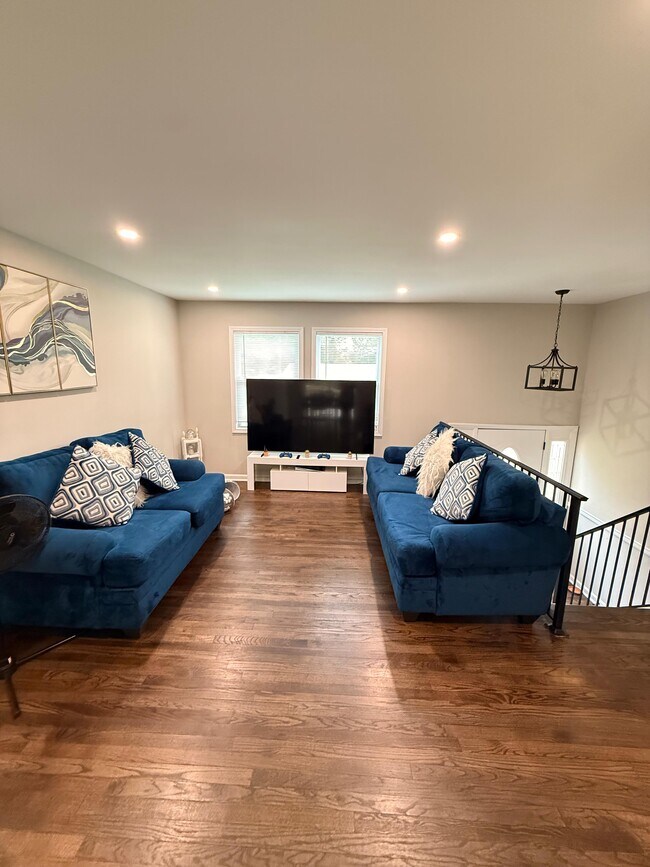 Foto del edificio - 1387 Pineglen Dr