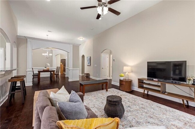 Building Photo - Beautiful Home in Tivoli