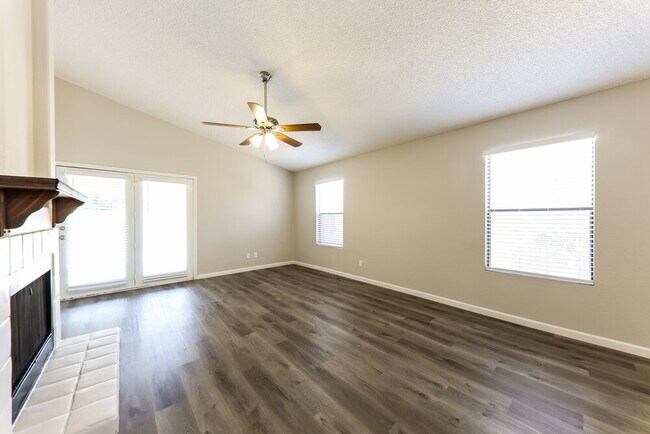 Foto del edificio - 8938 N 64th Ln