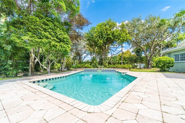 Foto del edificio - 7500 SW 75th St