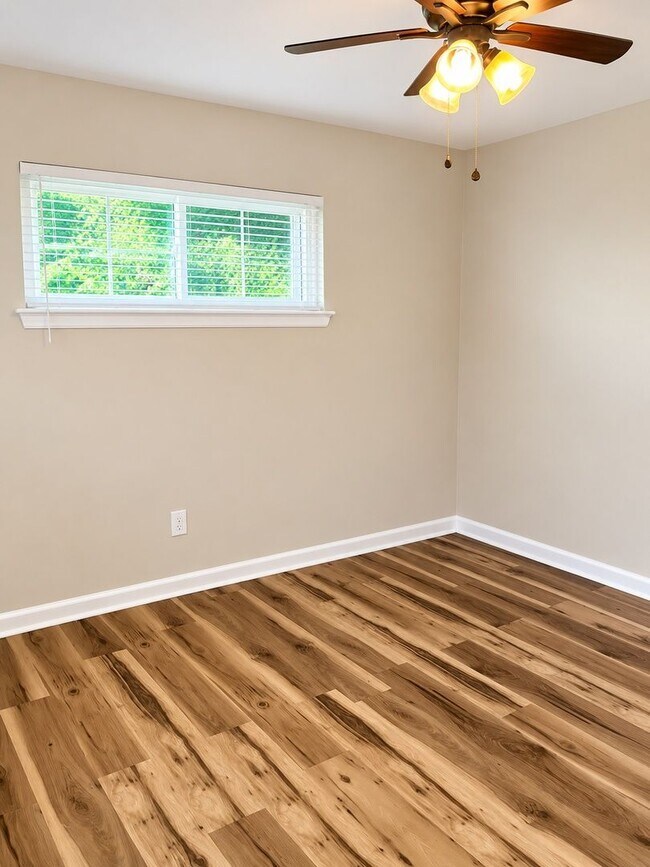 Building Photo - 3973 Teakwood Dr