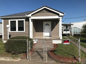 Building Photo - 522 Farrar Ave
