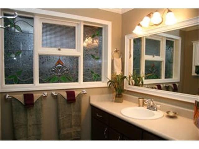 Building Photo - Spacious Home in Prime Location Near Trade...