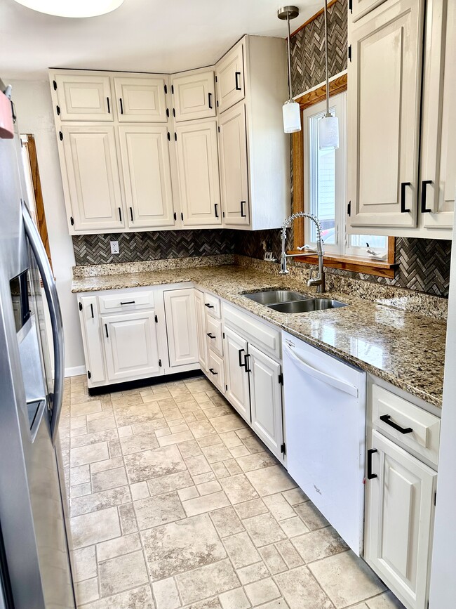 Foto del edificio - 1524 Hillside Dr NW