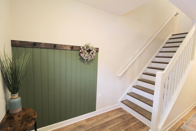 Foto del edificio - "Impressive 3-Bed Townhouse with Fenced in...