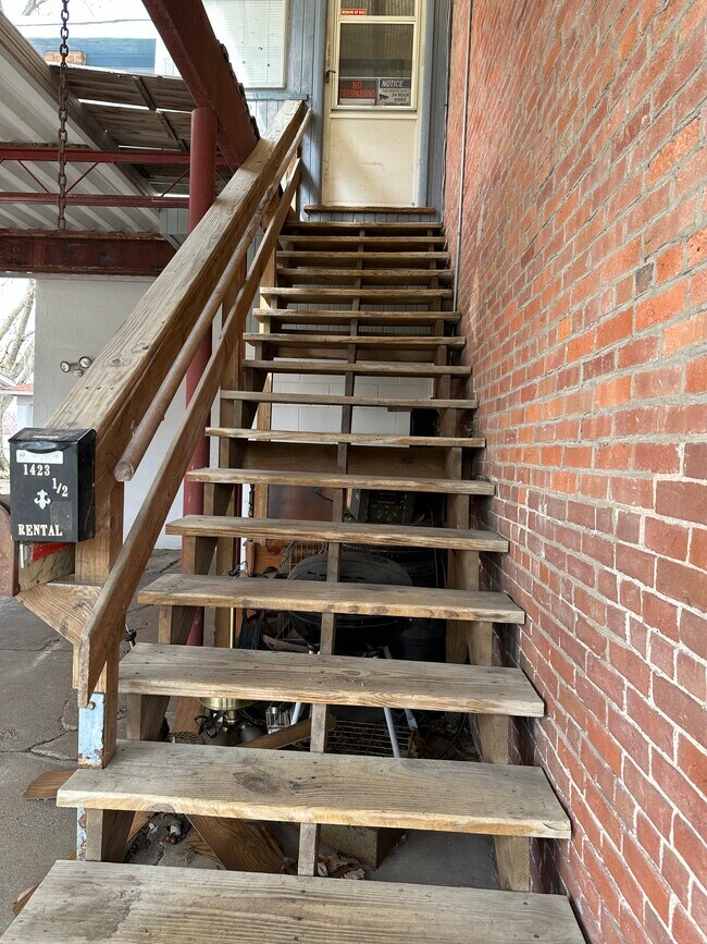 Foto del edificio - 1423 N 8th St