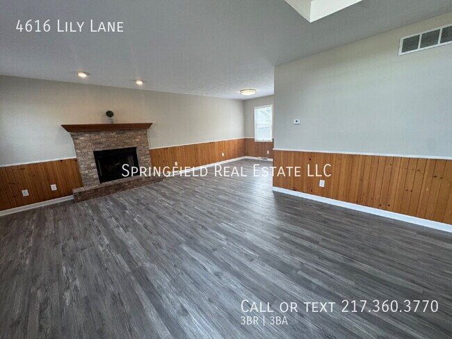 Foto del edificio - 4616 Lily Ln