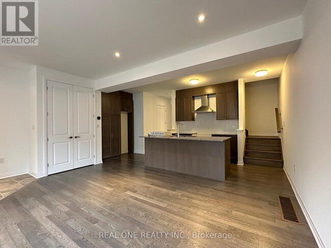 Building Photo - 3273 Crystal Dr