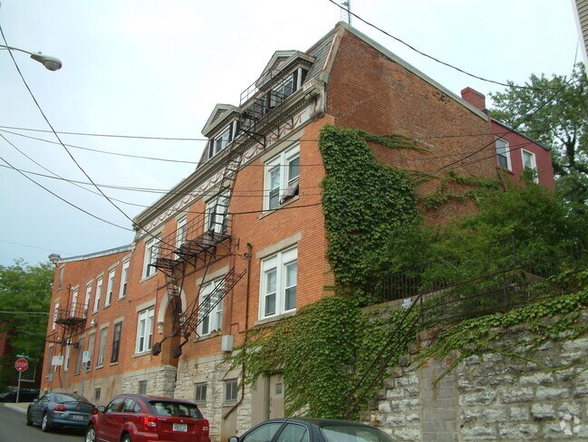 Foto del edificio - 2162 Stratford Ave