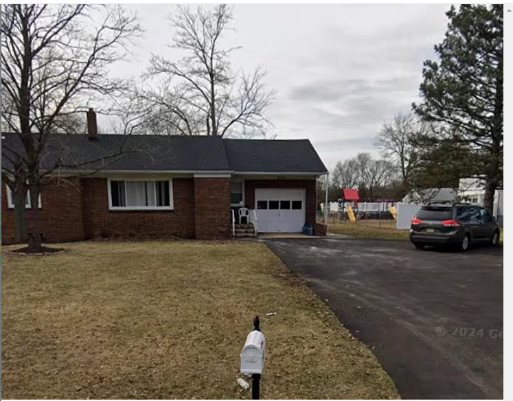Primary Photo - 500 Metlars Ln