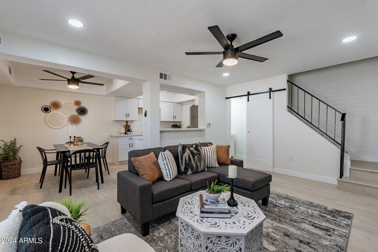 Foto principal - 8103 E Glenrosa Ave
