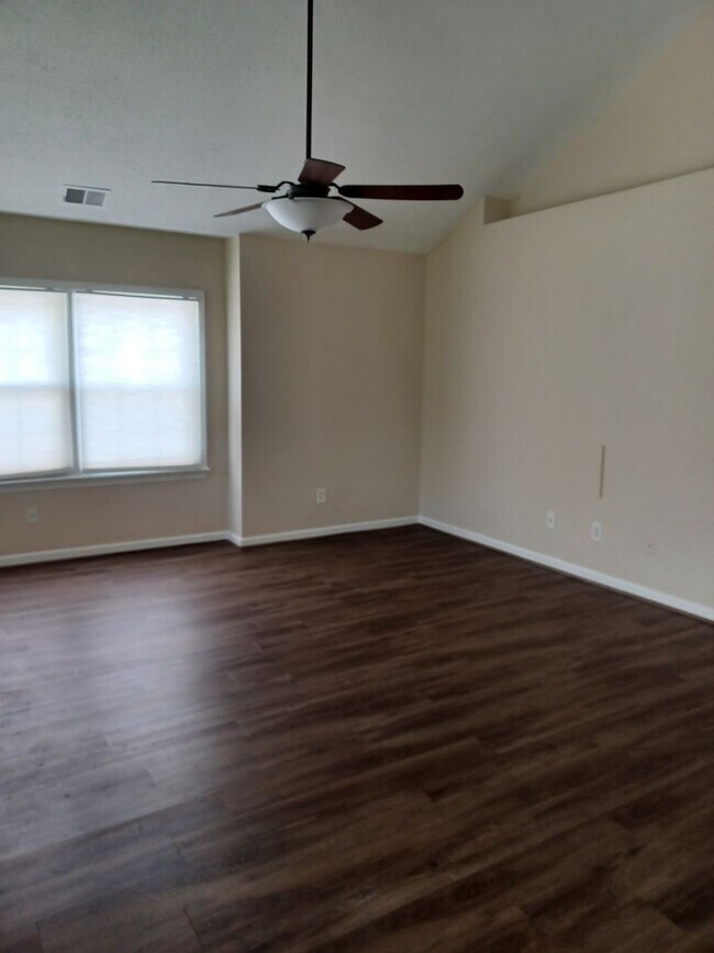 Foto del edificio - Charming 2-bedroom, 2-bathroom home locate...