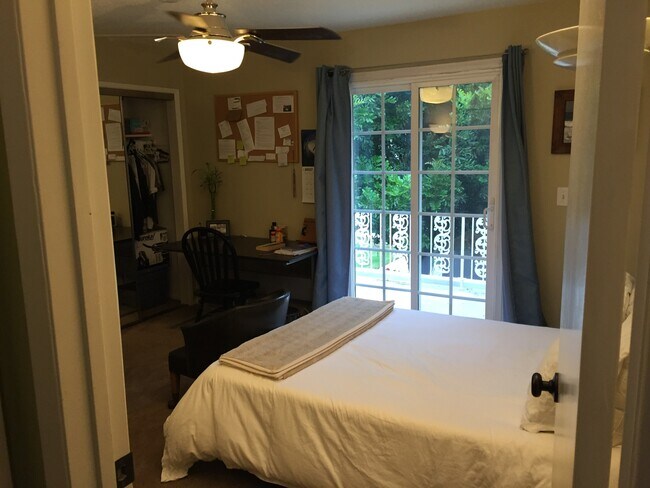 Foto del edificio - 117 Lexington Ln