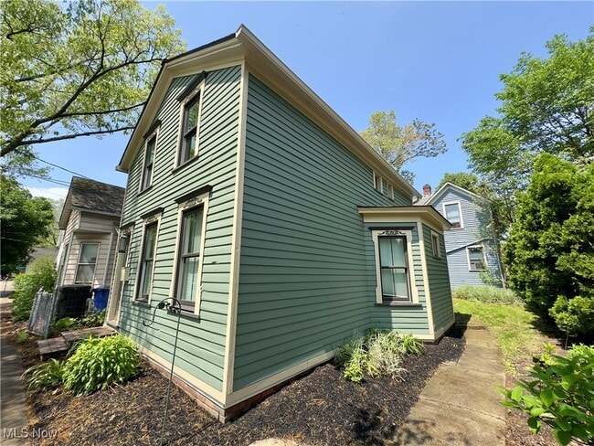 Building Photo - 3504 Whitman Ave