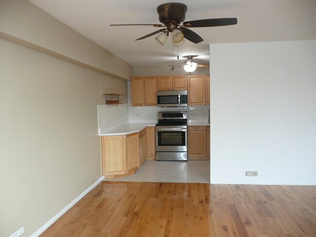 Foto del edificio - 4250 N Marine Dr