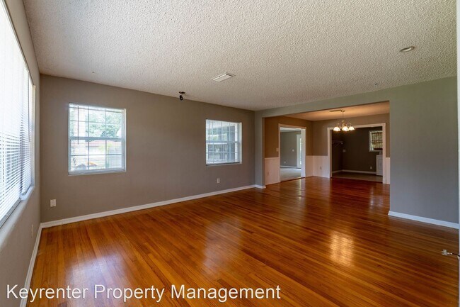 Foto del edificio - 3 br, 2 bath House - 6806 McMullin St