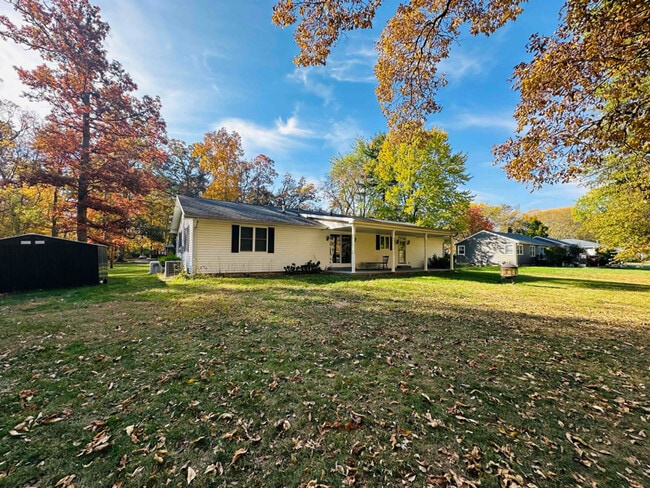 Building Photo - 1296 Evergreen Rd