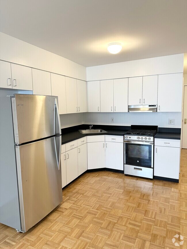 Ditmars Steinway Apartments for Rent with High Ceilings Astoria, NY
