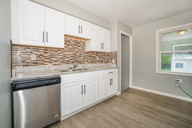Foto del edificio - 4656 W 146th St