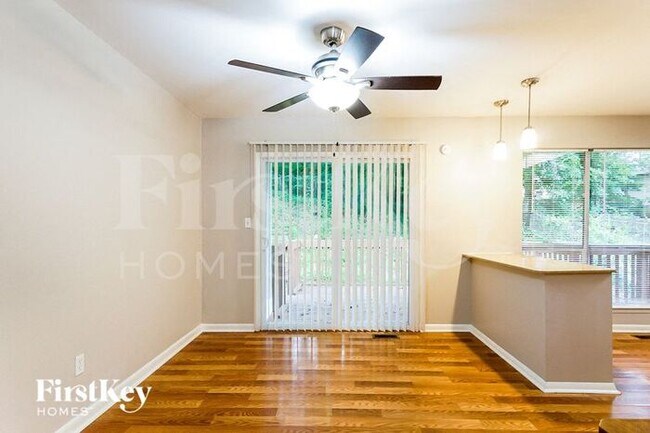 Foto del edificio - 5207 Paramont Dr