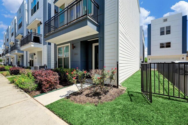 Building Photo - 2222 McGowen St
