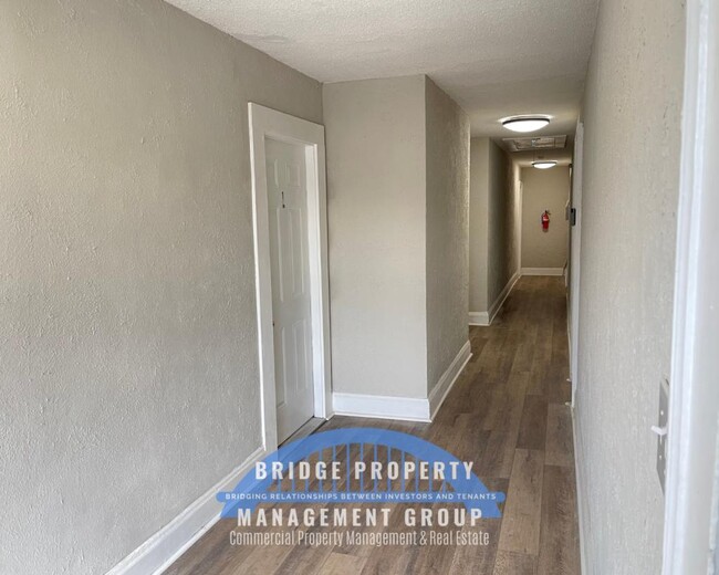 Foto del edificio - 922 Wildwood Ave SE