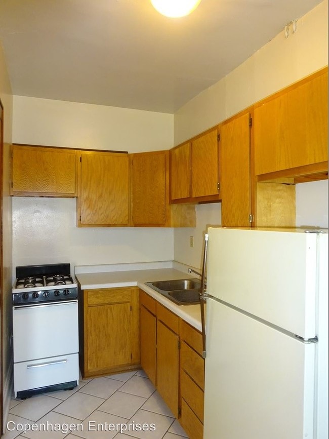 Building Photo - 1912 Clinton Ave