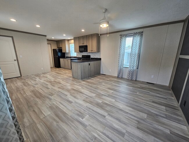 Foto del edificio - 46000 Geddes Rd