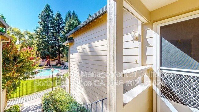 Foto del edificio - 2703 Woodlake Dr