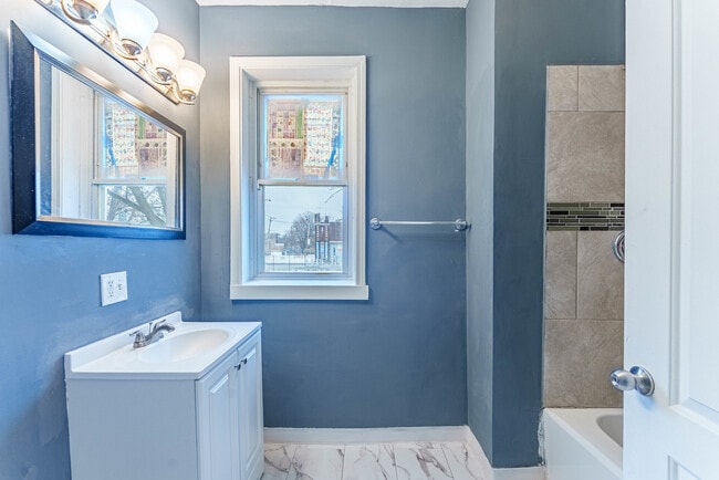 Building Photo - 6849 S Green St