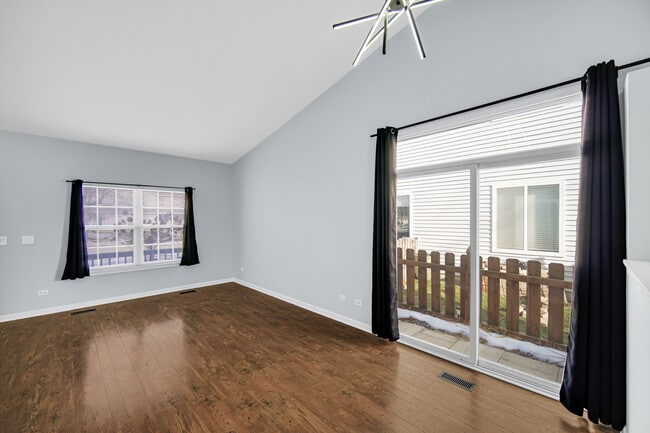 Foto del edificio - 16623 Natoma Dr