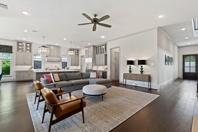 Foto del edificio - 7415 Dearborn St