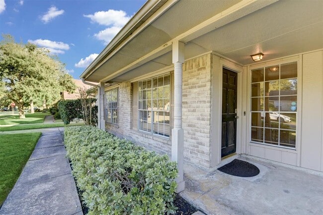 Building Photo - 19411 Lazy Valley Dr