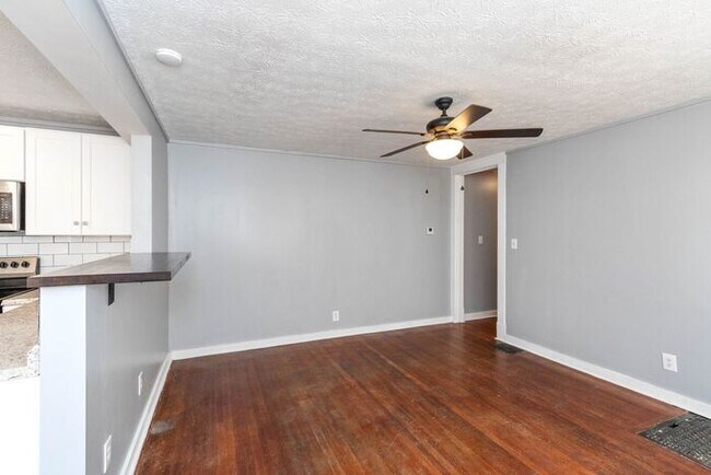 Building Photo - 2354 Carrollton Ave