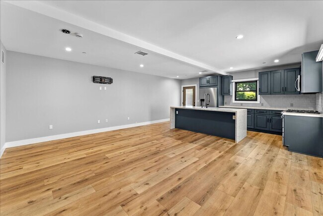 Foto del edificio - 1182 West Blvd