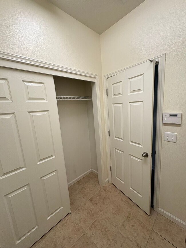 Foto del edificio - Immaculate NW Visalia home for rent!