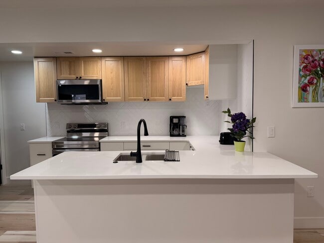 Building Photo - 11692 S Halls Crk Rd