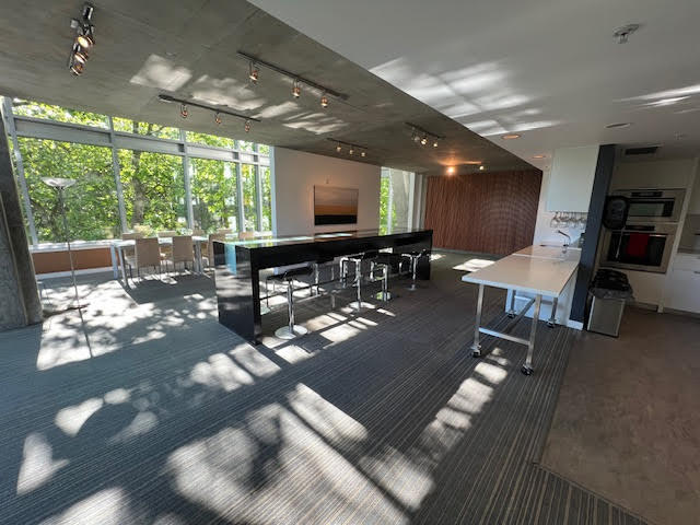 Building Photo - 501 Roy St