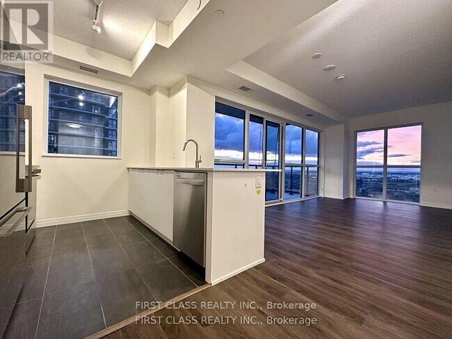 Photo du bâtiment - 15 Watergarden Dr