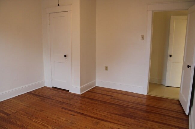 Foto del edificio - 2nd Floor Apartment