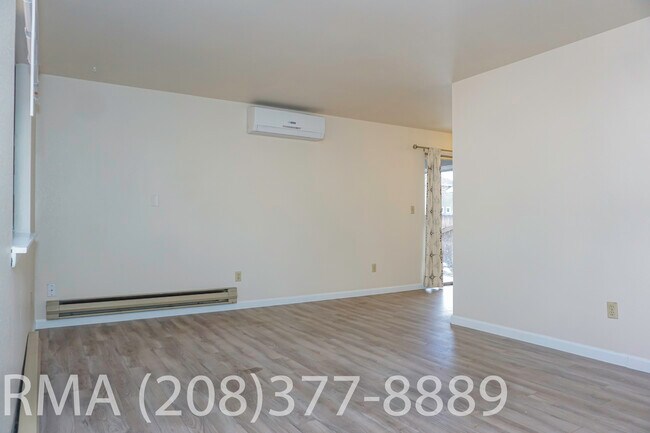 Building Photo - 833 N 28th St