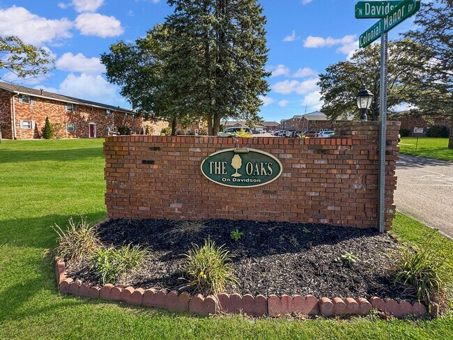 Foto del edificio - Cozy & Affordable 2-Bedroom Apartment at The Oaks on Davidson – Greensburg, IN