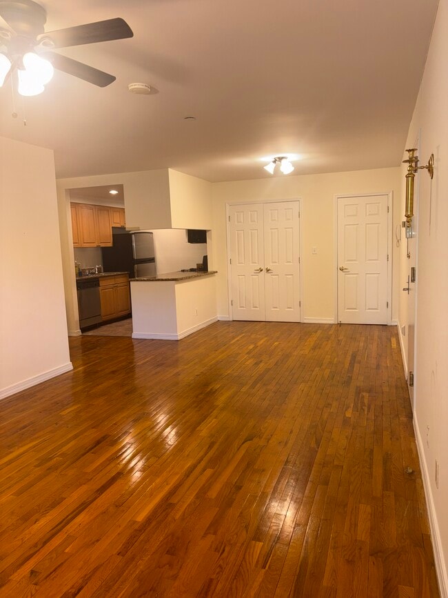 Building Photo - 442 97th St