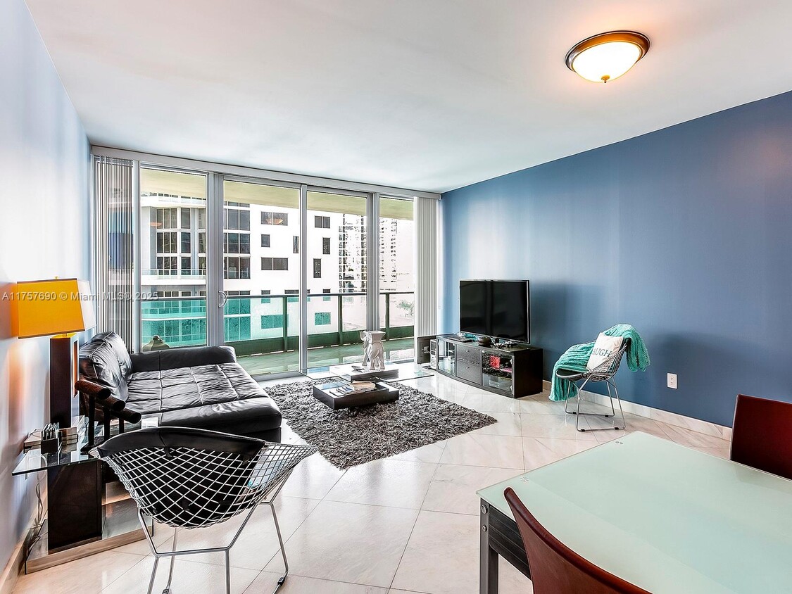 Foto principal - 1331 Brickell Bay Dr