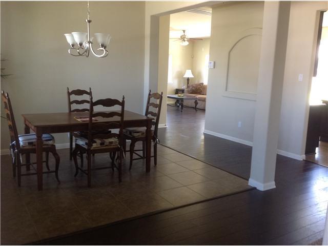 Building Photo - 805 Royal Burgess Dr