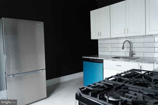Foto del edificio - 307 E 25th St