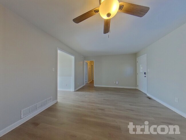 Foto del edificio - 4957 Horton Pl