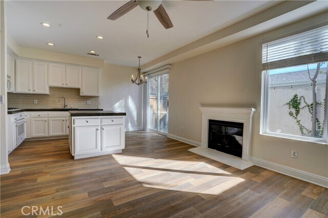 Building Photo - 7124 Farralone Ave