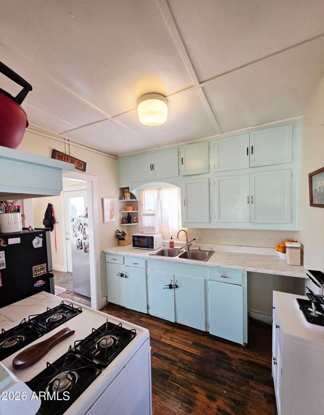 Foto del edificio - 180 W Santa Cruz St