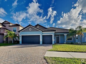 Building Photo - 11944 Cinnamon Fern Dr